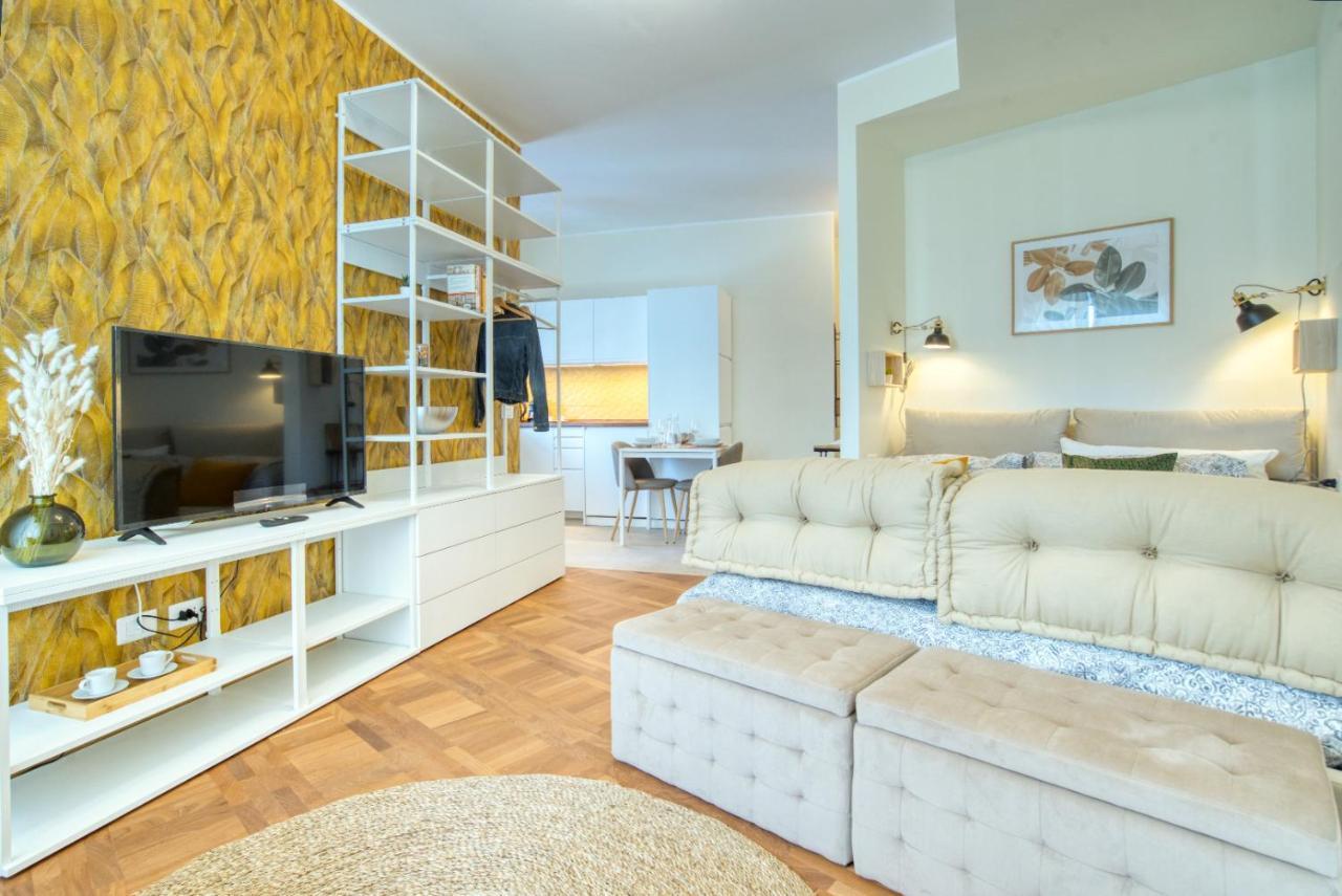 Caseospitali - Casa Mary Lou, Romantico Monolocale Ristrutturato Panoramico Милан Экстерьер фото